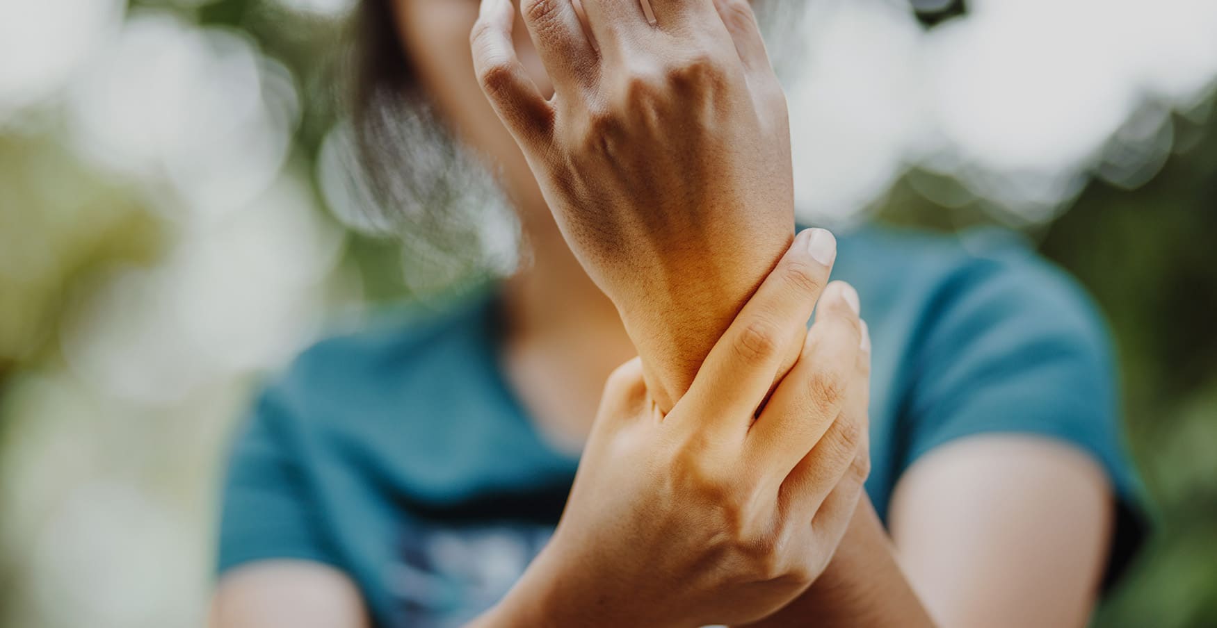 Que faire en cas de douleur à la main ou aux doigts ?, Institut de  Kinésithérapie